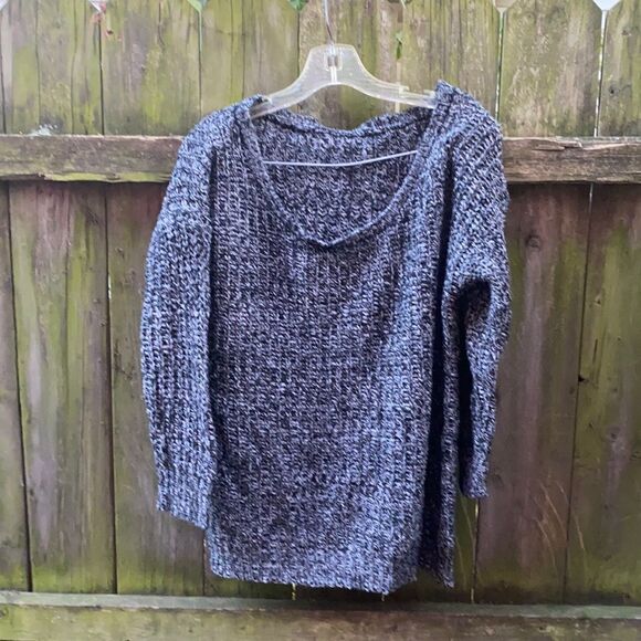 Sweaters - Gray sweater sz. L